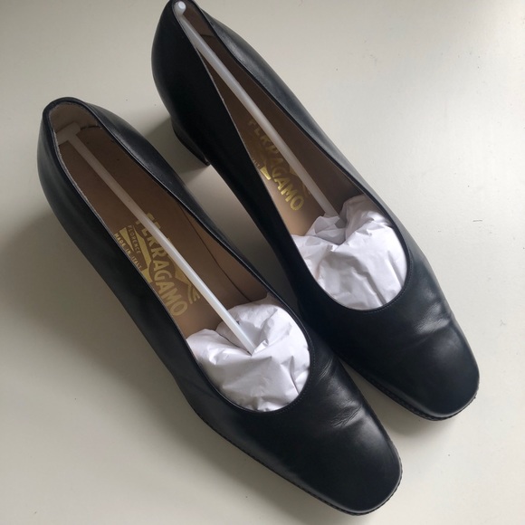 Salvatore Ferragamo Pumps Size 39.5 - Picture 1 of 4
